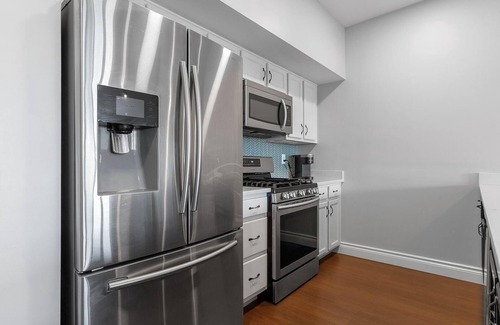 Little Italy Apartment | Landing | Chic 2BD, Gym