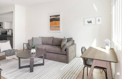 Providencia Park Apartment | Landing | Incredible 1BD, Gym, Pool