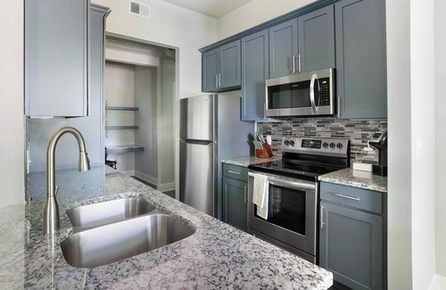 Nassau Bay Apartment | Landing | Incredible 1BD, Gym, Pool
