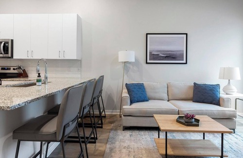 North Kansas City Apartment | Landing | Modern 1BD, Yoga Studio, Pool