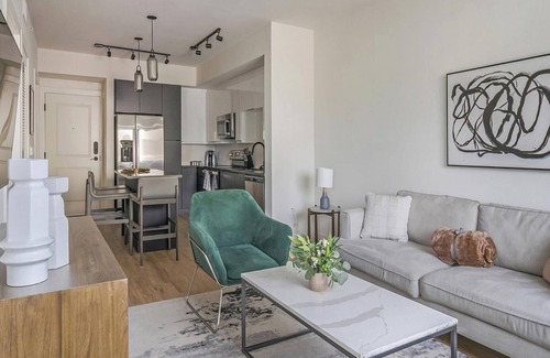 Providencia Park Apartment | Landing | Modern 1BD, Yoga Studio, Clubhouse