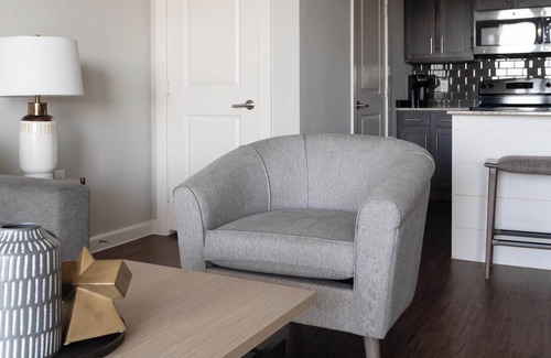 Buda Apartment | Landing | Stunning 1BD, Clubhouse, Gym