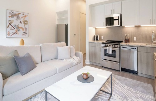 Berryessa Apartment | Landing | Stunning 1BD in Five Points South
