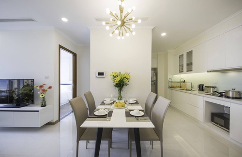 Hang Xanh Apartment | Landmark 81 Place - Vinhomes Central Park Apartment - Swimming Pool Central City