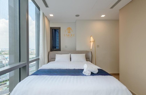 Hang Xanh Apartment | LANDMARK 81 UNIQUE Condotel