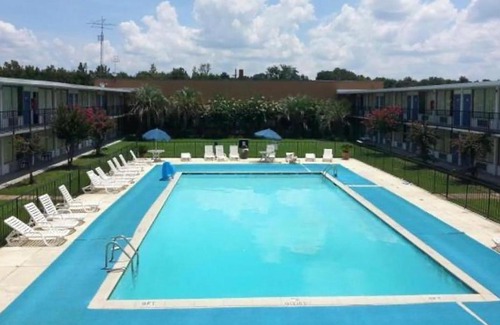 New Llano Hotel | Landmark Hotel