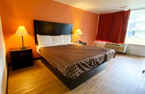 New Llano Hotel | Landmark Hotel