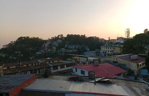 Landour Apartment | Landour Apartment Beauty and Charm Kothri- Summer n Snow