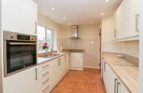 Chetnole House | LANES END, family friendly, character holiday cottage in Chetnole