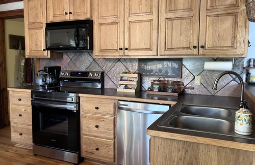 Lansing Cabin | Lansing NC , near West Jefferson and Boone NC, secluded log cabin getaway