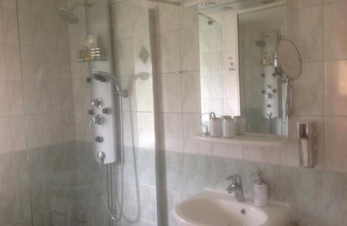 Hishult Bed & Breakfast | Lanthotellet Hishult