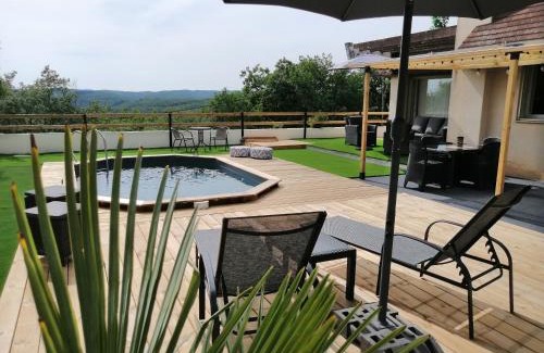Lachapelle-Auzac House | LAPAUSEDEGOUT piscine chambres climatisées jacuzzi terrasse