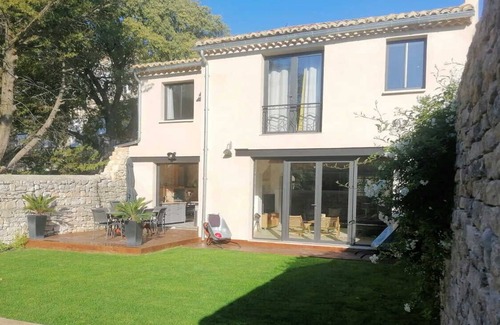 Arpaillargues-et-Aureillac House | Large renovated and tastefully decorated village house, 4 km from Uzès