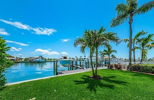 Capri Isle Condo | Large 1 Bed, 1 Bath, On Intercoastal