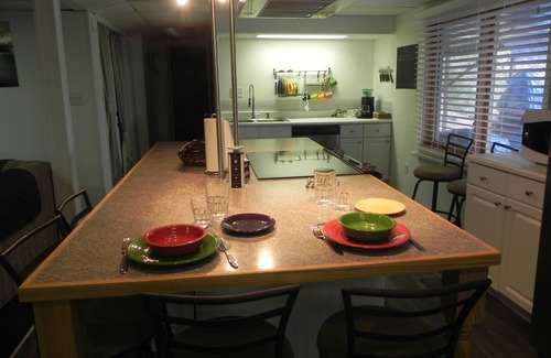 Mica Apartment | Large 1 bedroom Apt, bunk bed, trundle, with Amazing Kitchen
