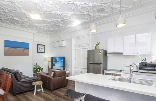 Orange Apartment | Large 2-Bedroom Apartment on Summer Near Cook Park with private secure parking