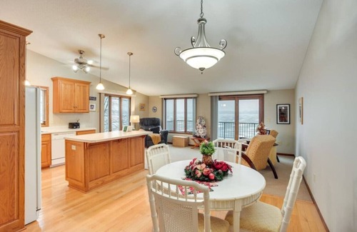 Howard Lake House | Large 2 bedroom on the water!