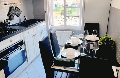 Antony Apartment | Large 2-room apartment - Paris & Orly Airport 15 min away + Parc de Sceaux 1 min away