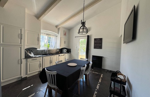 Saint-Privat-des-Vieux House | Large 240 m2 house with 15/7 m swimming pool