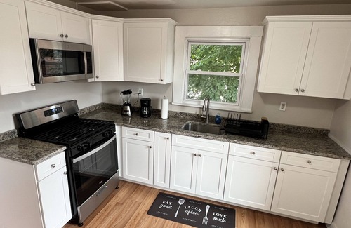 Southington Apartment | Large 2nd floor of duplex in town center