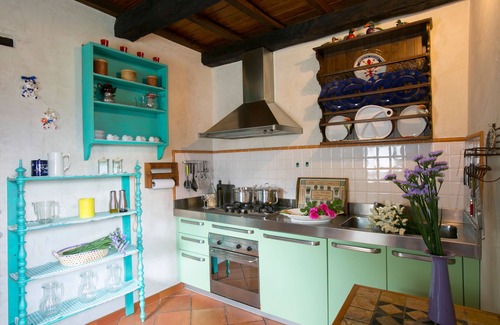 Gallicano Villa | Large 3 bedroom villa, private pool, gym, WiFi, nice garden, walk to restaurant