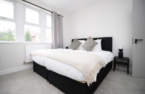 Penylan House | Large 5 Bedroom House - Harlequin Gardens by Tŷ SA