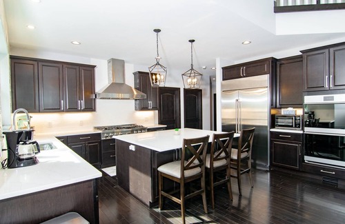 Mauston House | Large 8 bedroom multi-family retreat on Castle Rock Lake near WI Dells