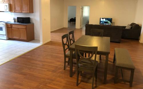 Elizabeth Apartment | Large and private apartment that sleeps up to 10 people comfortably with direct NYC Manhattan train only 5 minute walk away