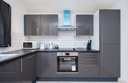 Island Gardens Apartment | Large and Spacious 3 Bedrooms 2 Bathrooms Close to Canary Wharf E14