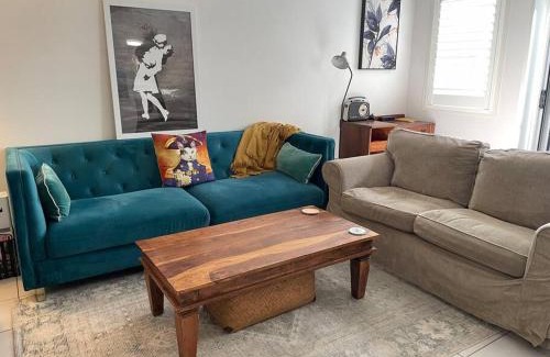 Newmarket Apartment | Large and stylish Townhouse in chic area