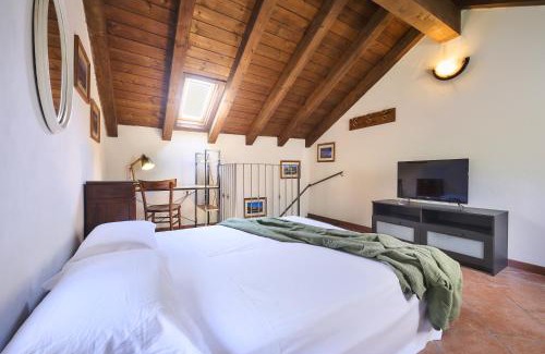 Perledo Apartment | Large apartment in the village near Varenna