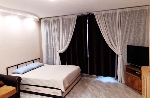 Leninskiy Apartment | Large Apartment on Startovaya 1