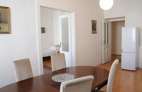 Andel Apartment | Large Apartment sleeps up to 10 M4A