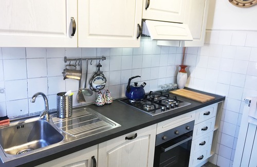 Old Town Apartment | Large apartment with incredible sea views 008065-LT-0272