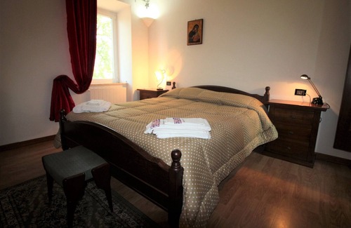 Isoletta Other | Large apartment with shared swimming pool, located in a natural park, Rome 100 km