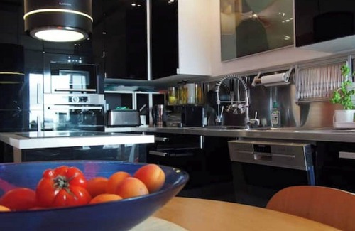Porte-Saint-Martin House | Large apartment with panoramic view and balcony.