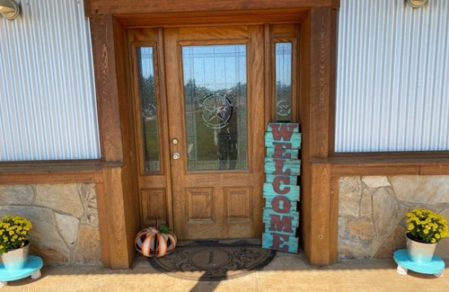 Cason Cabin | Large barndo for family gatherings, entertainment or just time away
