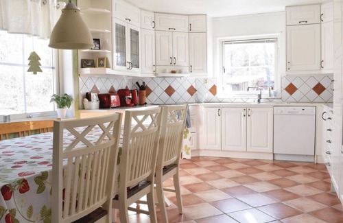Axelsro Villa | Large, beautiful villa by the sea, near Visby.