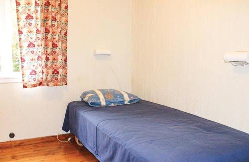 Fusa Apartment | Large boathouse with three vacation apartments (N19683, N19684, N19685).