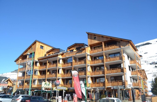Les Deux Alpes Apartment | Large bright apartment 53m², 3 rooms, 6/8 pers, resort center, ski slopes