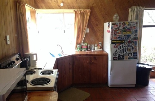 Owhango House | Large casual bach w indoor spa and drying room