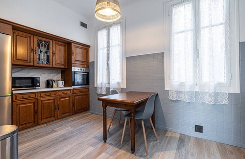Riquier Apartment | Large Central 2 Bdr & Garage
