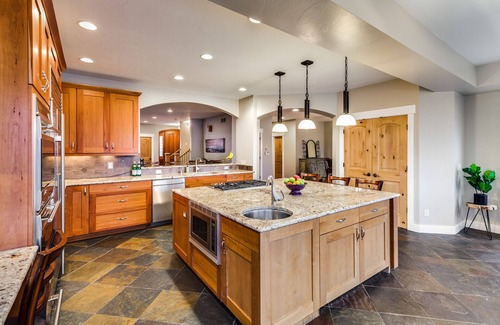 Whittier House | Large Comfortable home with Flatiron views