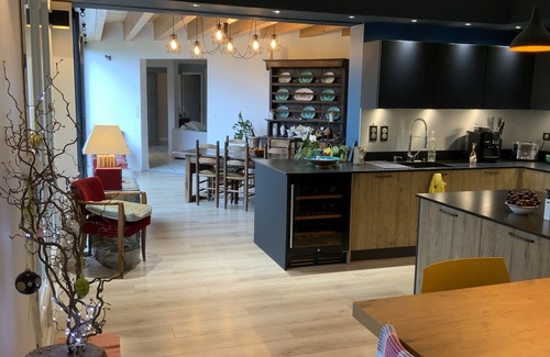 Fontain House | Large comfortable property in a quiet area, beautiful exhibition, large park for 10 people