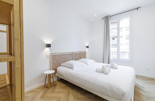 Mantega Apartment | Large & Confort 2 Bdr Renovated