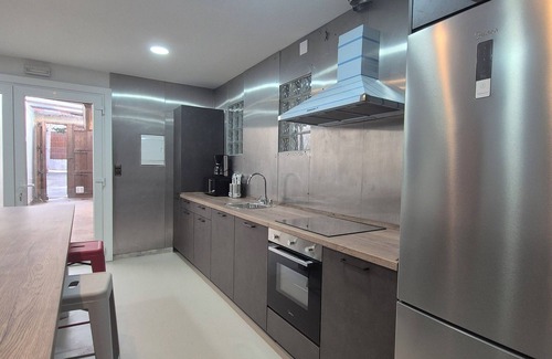 Alesanco House | Large Countryside Home in Rioja by vineyards – 9 rooms Sleeps 30 with Bar & BBQ