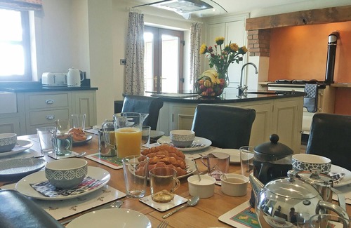 Llangammarch Wells Cottage | Large detached property with an enclosed garden, perfect for children and pets to enjoy.