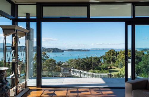 Parua Bay Villa | Large executive Villa with Spa and Fireplaces