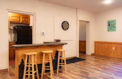 Whittier Cabin | Large Family Cabin with Game Room | Cherokee - Bryson City NC
