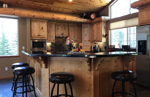 Tahoe Paradise House | Large Family Home in Quiet Wooded Setting Close to Everything